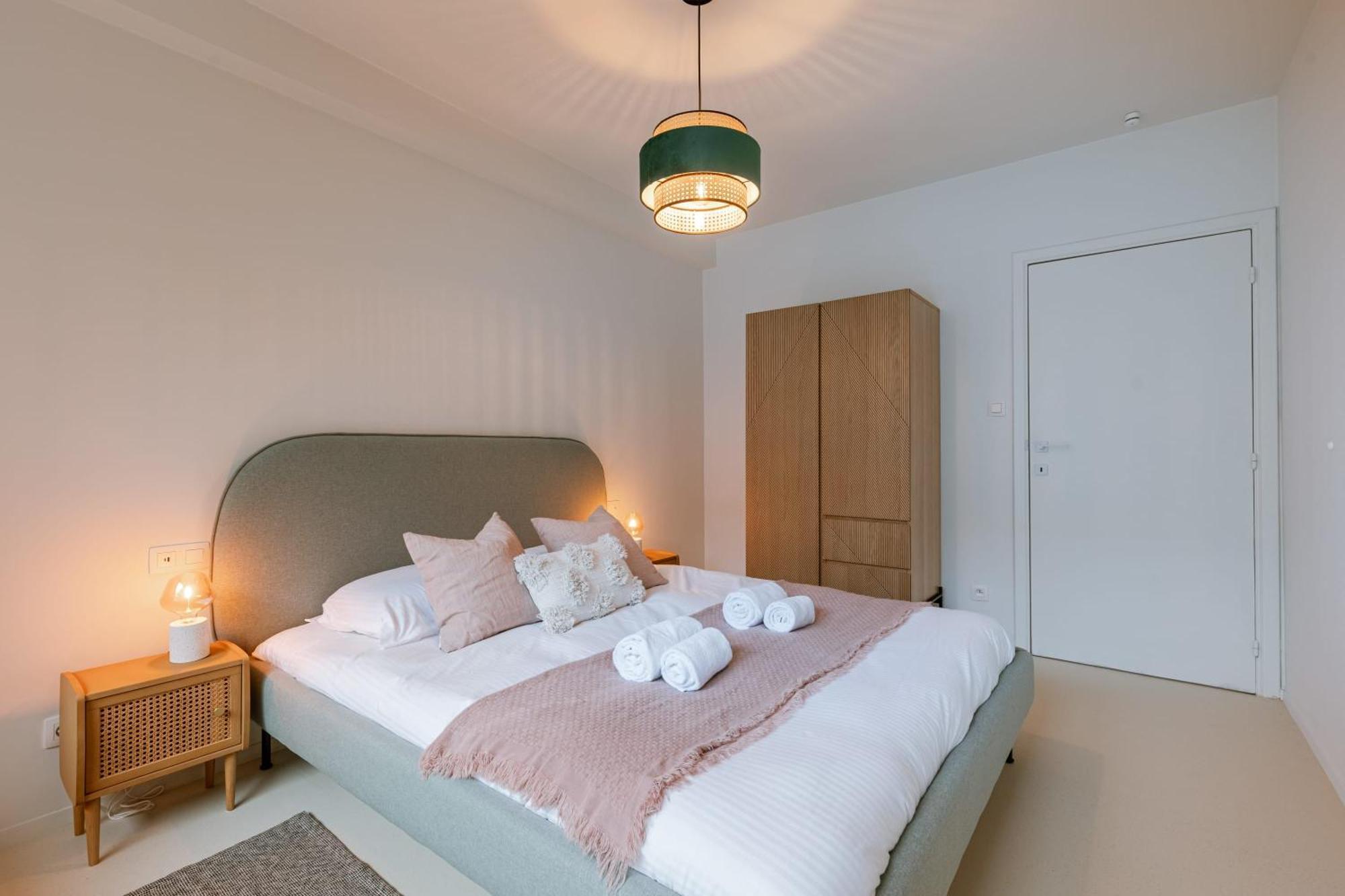 Huswell - Spacious In The Centre Of Ostend, Near Coast Apartment *